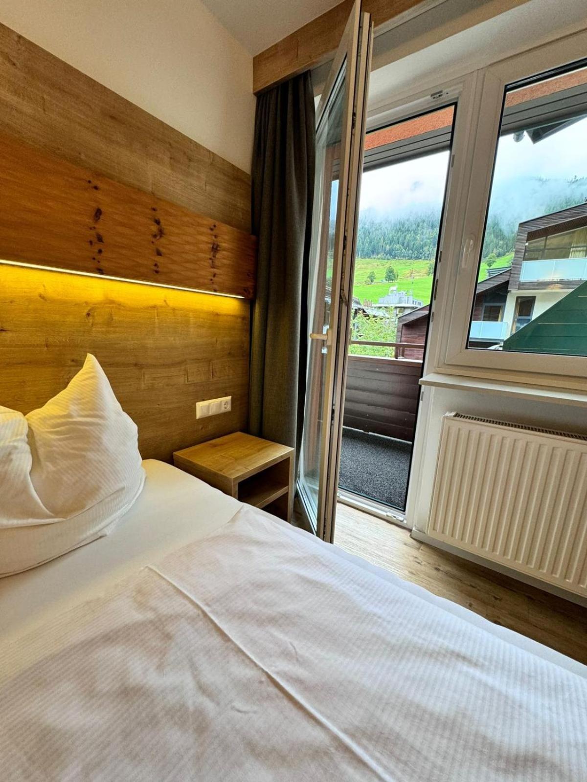 Pension Ahorn Saalbach-Hinterglemm Exterior photo