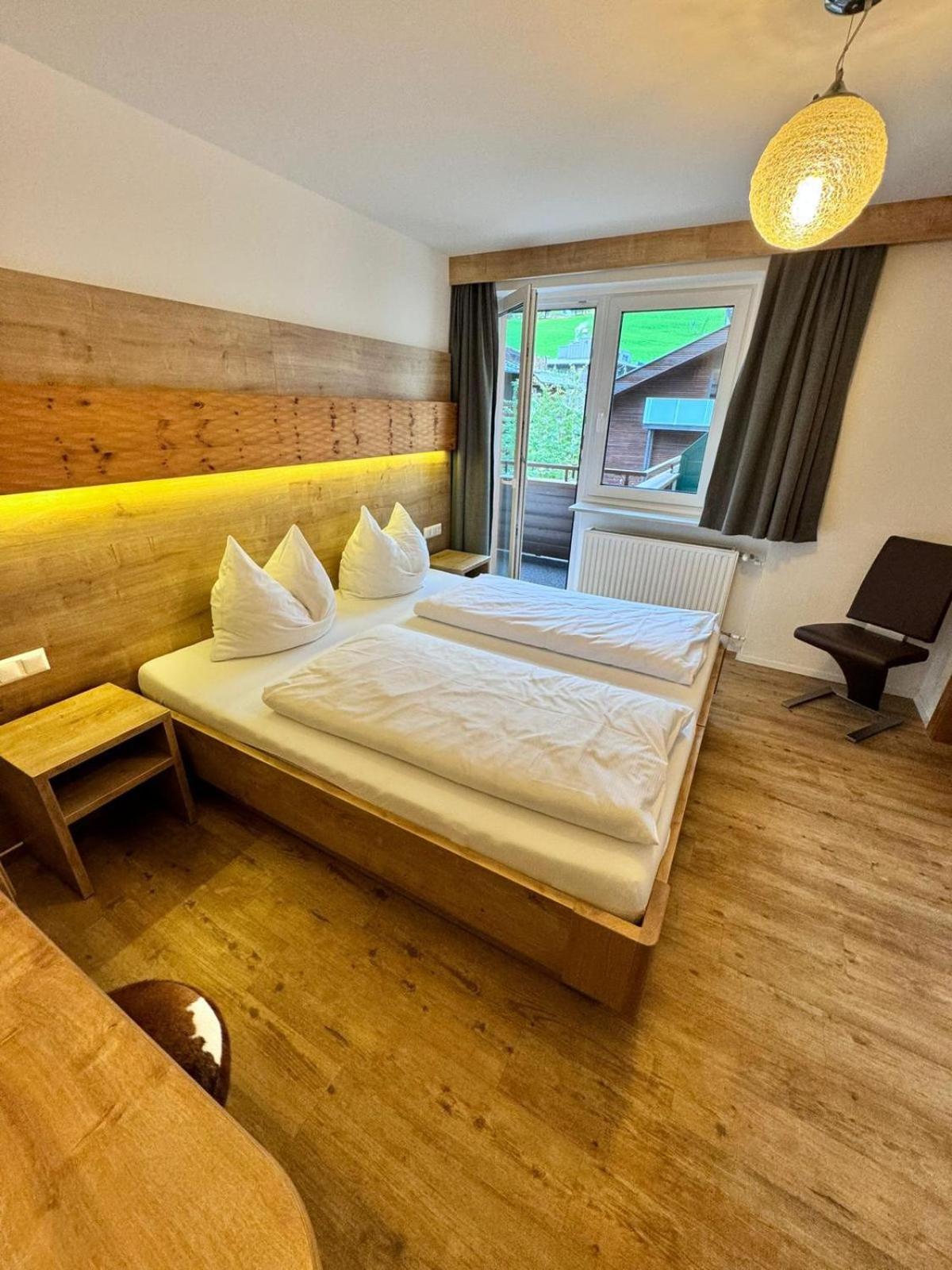 Pension Ahorn Saalbach-Hinterglemm Exterior photo